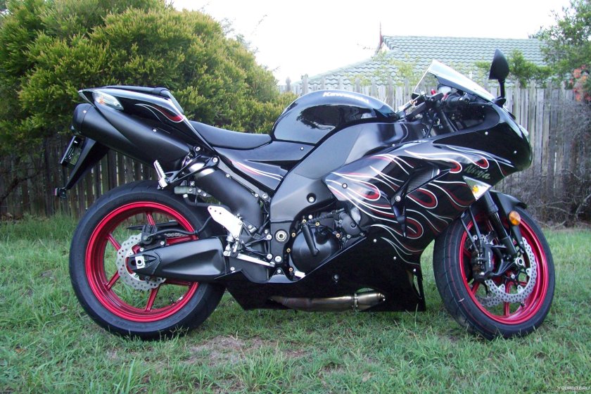 Спортбайк Кавасаки ниндзя