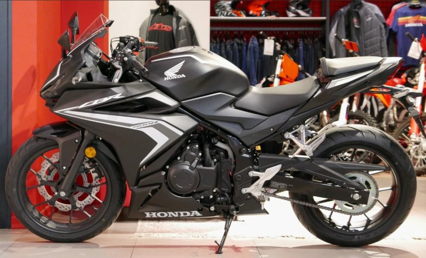 Honda cbr 400 r
