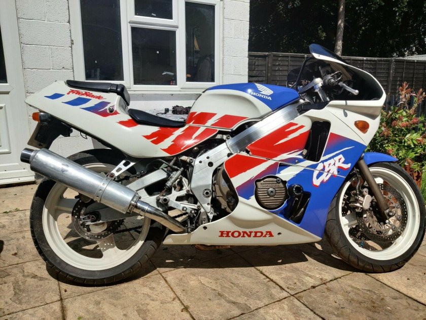 Honda cbr400rr nc23