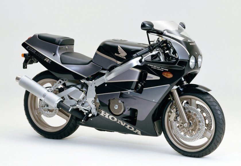 Мотоцикл Honda CBR 400