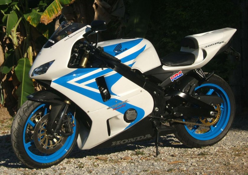 Хонда CBR 400 RR
