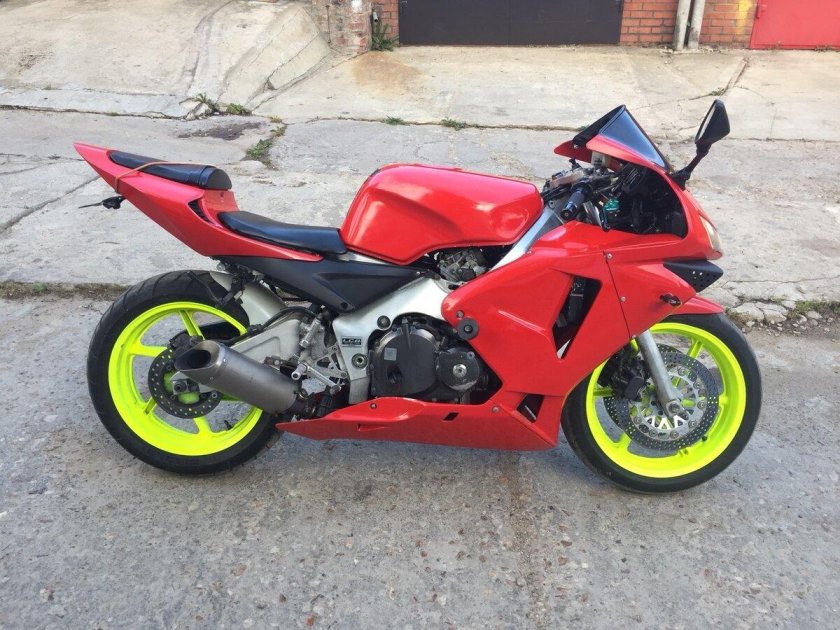 Мотоцикл Хонда СБР 400