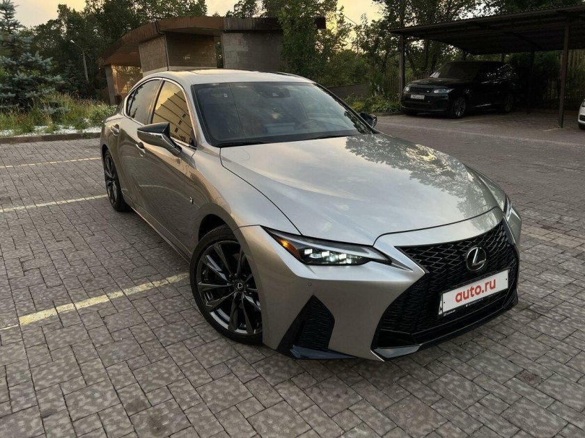 Lexus is 350 2021