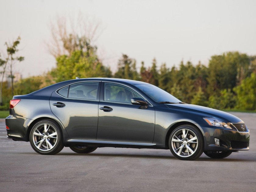 Lexus is 250 2012