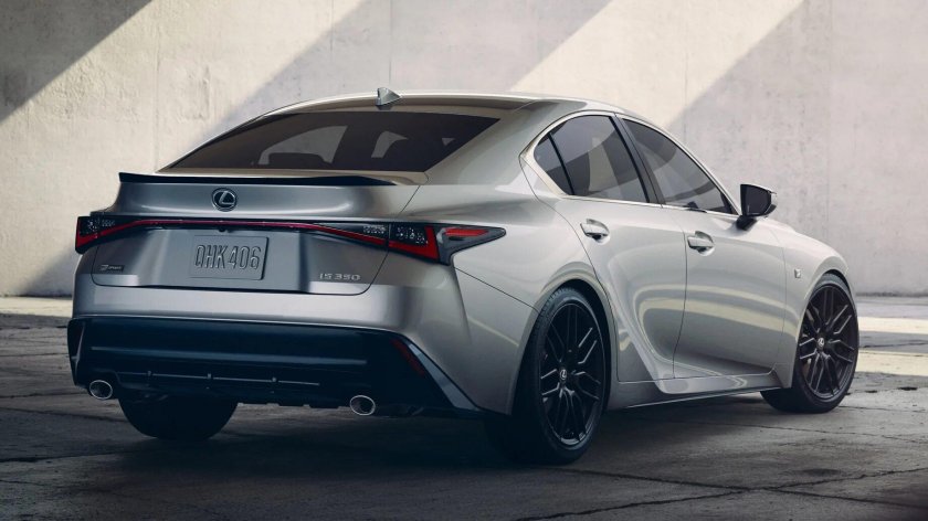 Новый Lexus is 2021