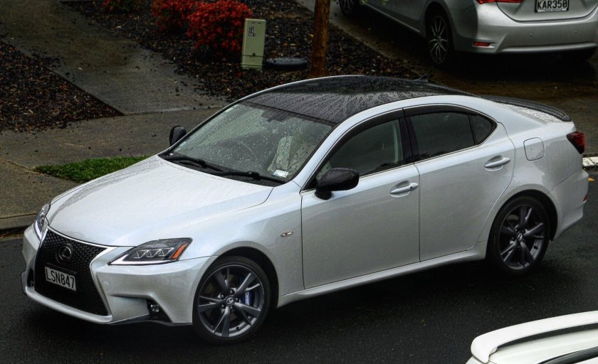Лексус is 350 2006
