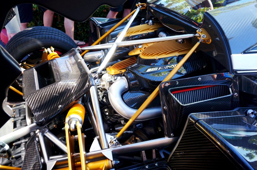 Pagani huayra roadster