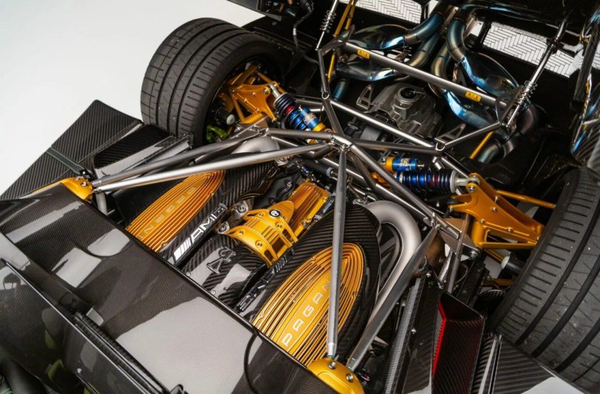 Pagani Huayra двигатель