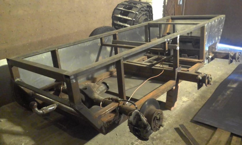 Гусеничный вездеход Борус