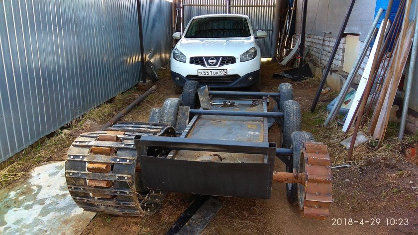 Гусеничный вездеход с двигателем Лифан