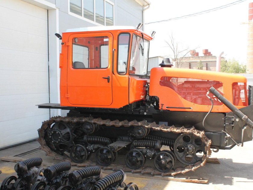 Гусеничный трактор дт 75