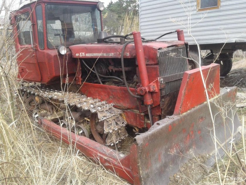 ДТ 75 1990 года