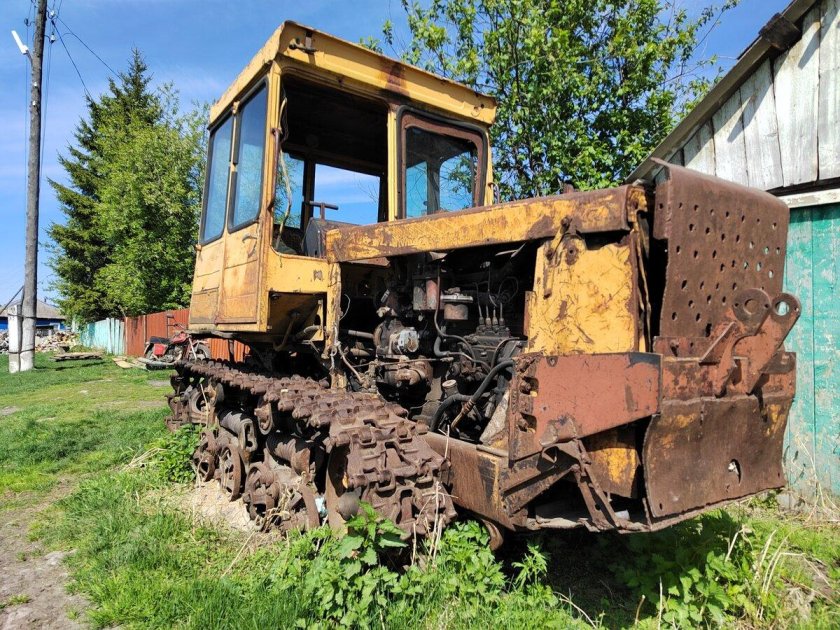 ДТ 75 желтый