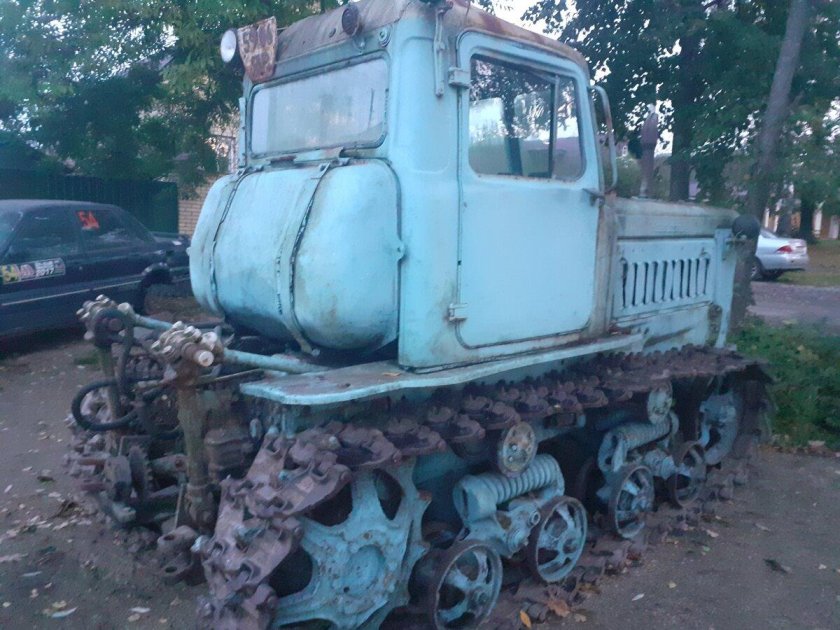 ДТ-75 трактор
