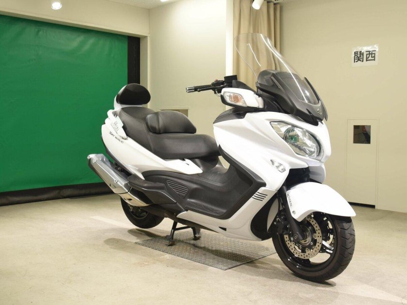 Suzuki skywave 400