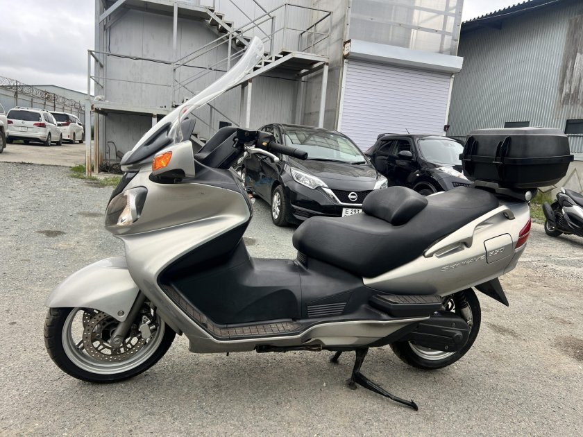 Suzuki skywave 400