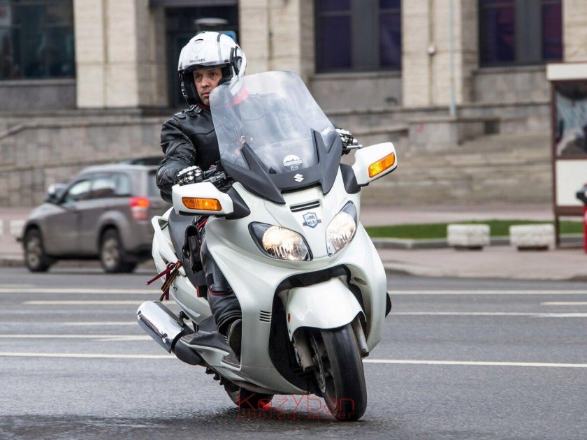 Сузуки Бургман скайвей 650