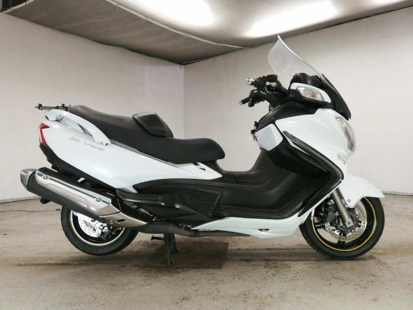Suzuki Burgman Skywave 650