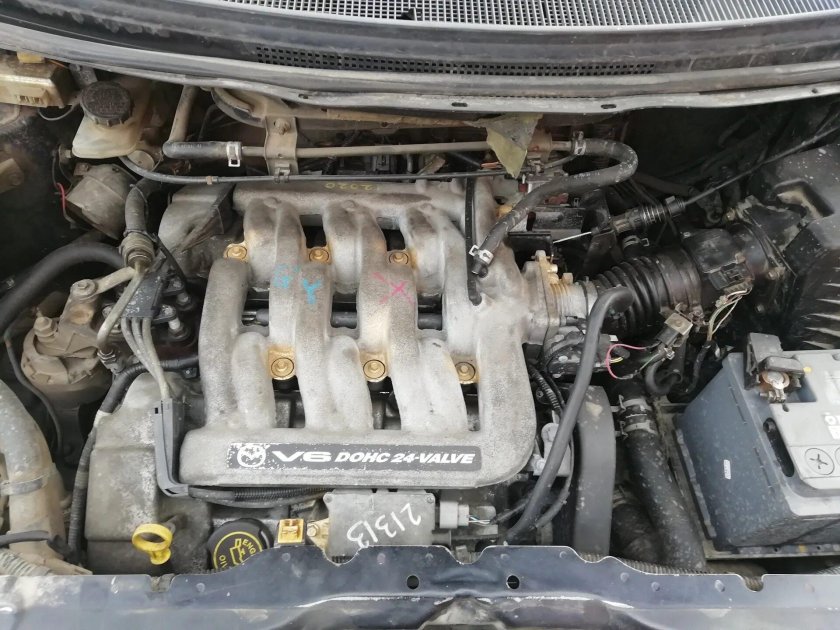 Mazda MPV 2000 2.5 мотор