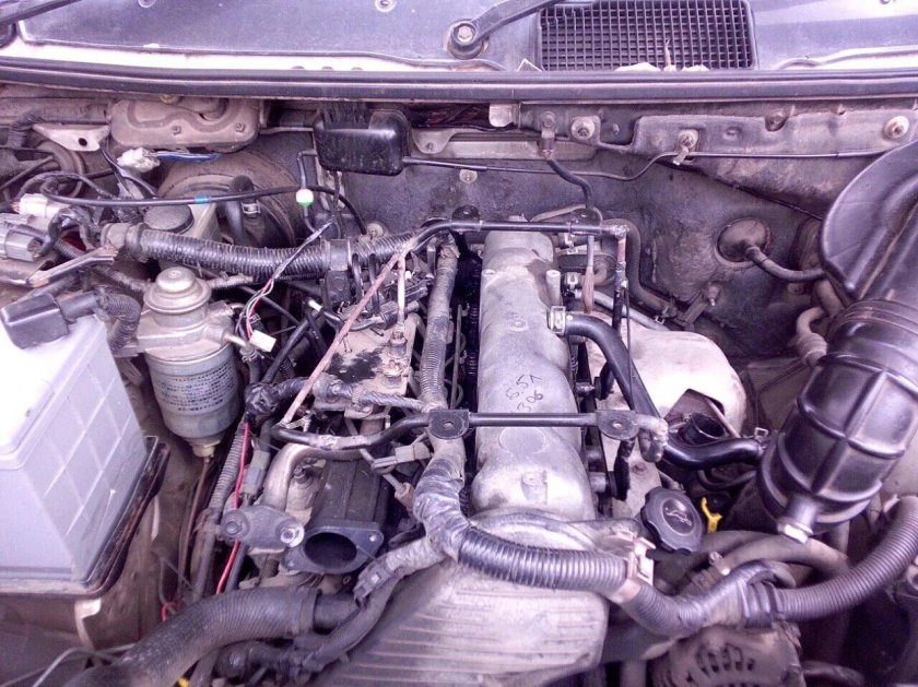 WLT двигатель Mazda MPV