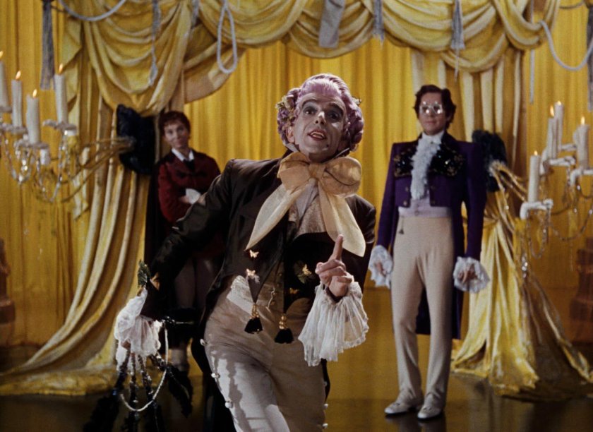 Сказки Гофмана певица Гамбургская опера в смокинге