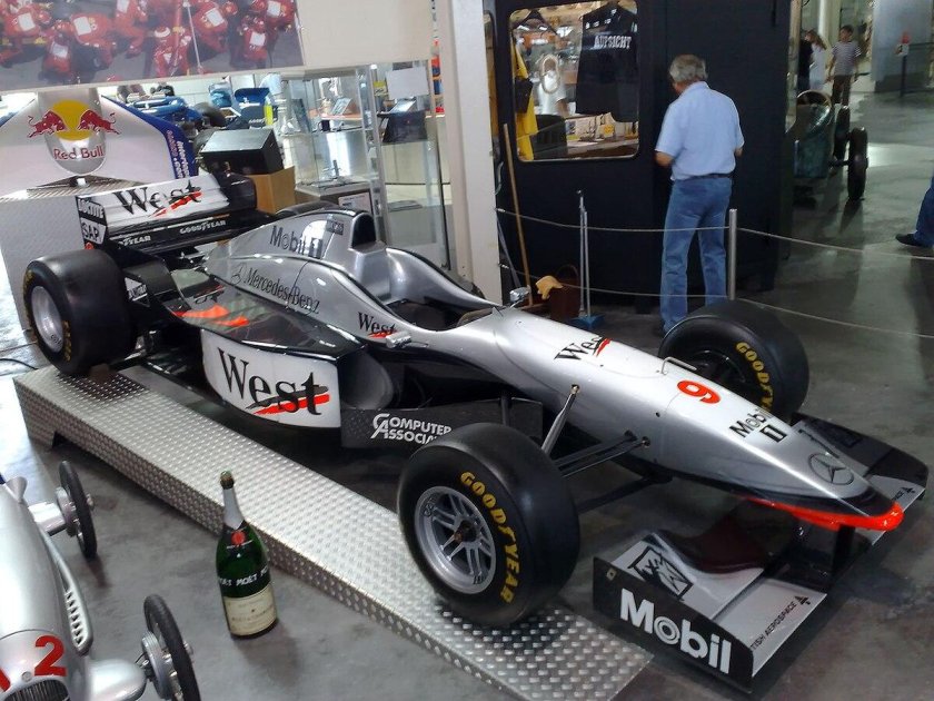 MCLAREN Mercedes 1997