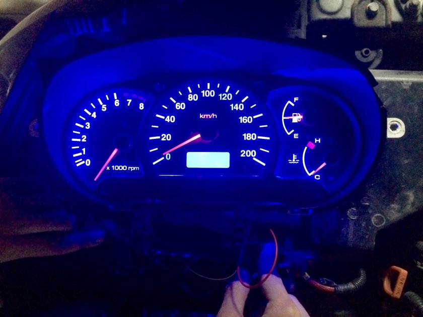 Хендай акцент синяя приборка