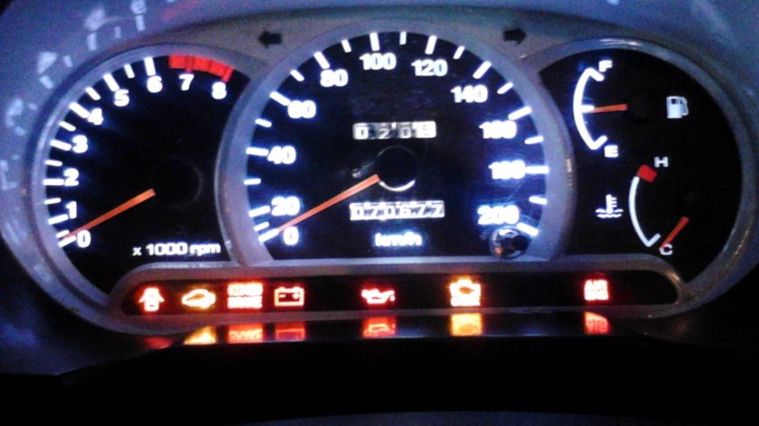 Панель Хендай акцент 2008