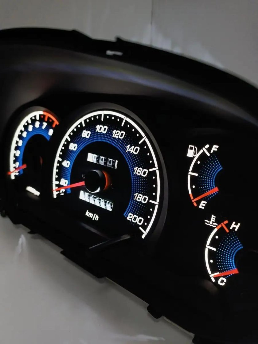 Щиток приборов акцент