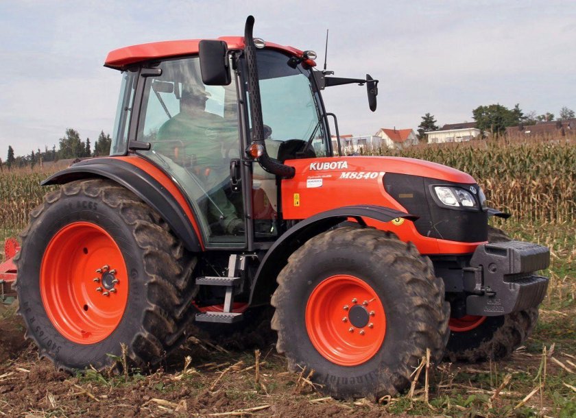 Kubota m9540