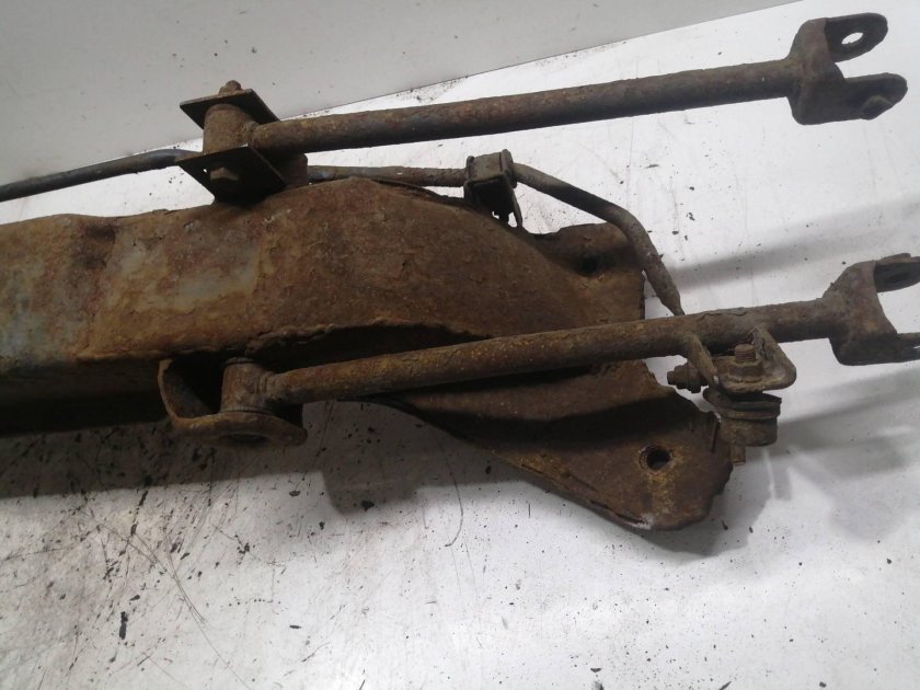 Задняя балка Suzuki Baleno