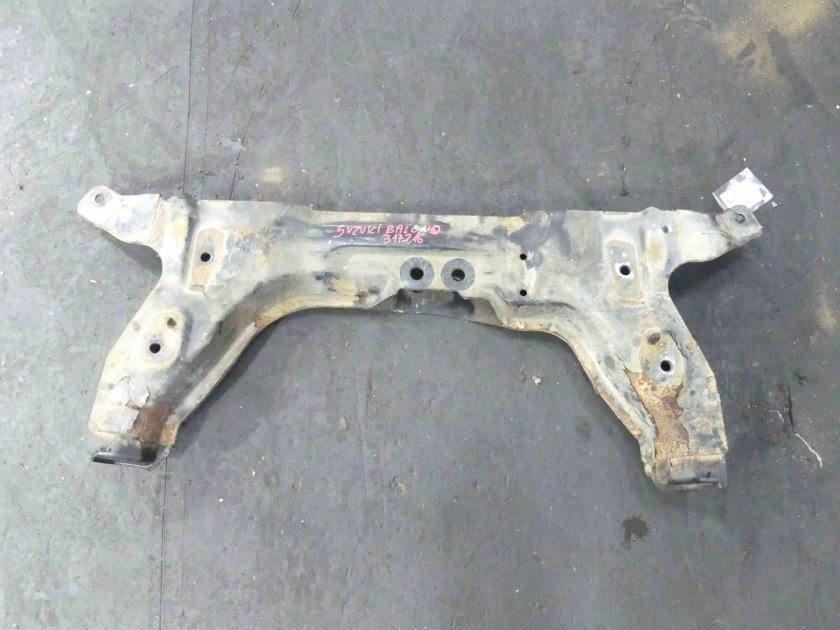 Передний подрамник