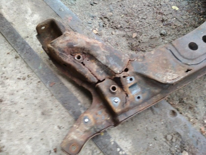 Балка передняя Сузуки Балено