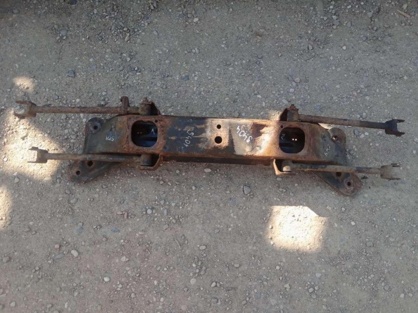 Балка подвески передней