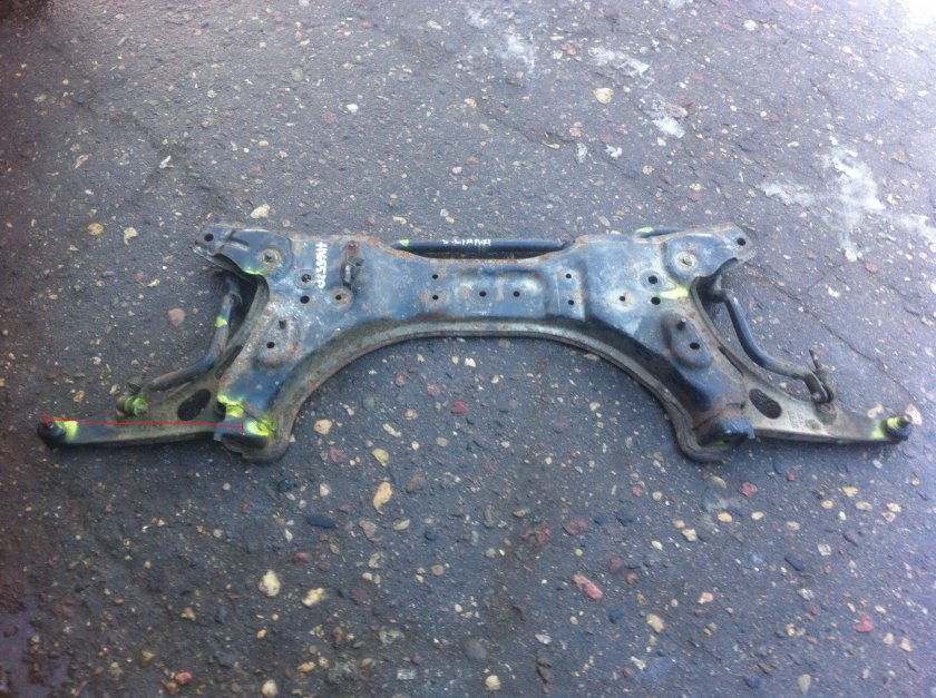 Задний подрамник Suzuki Liana