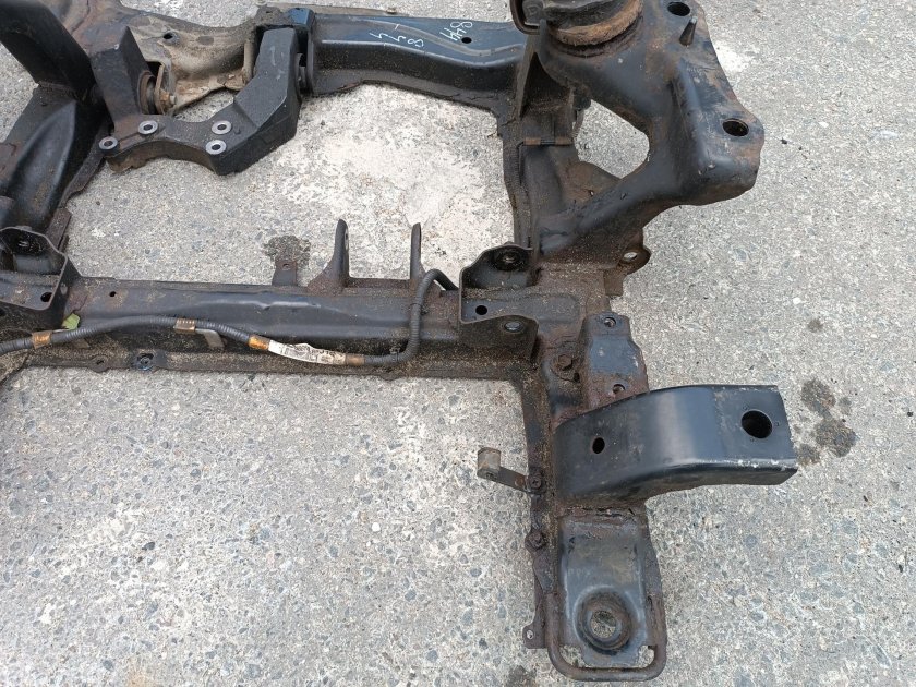 Подрамник Сузуки Балено 1.3