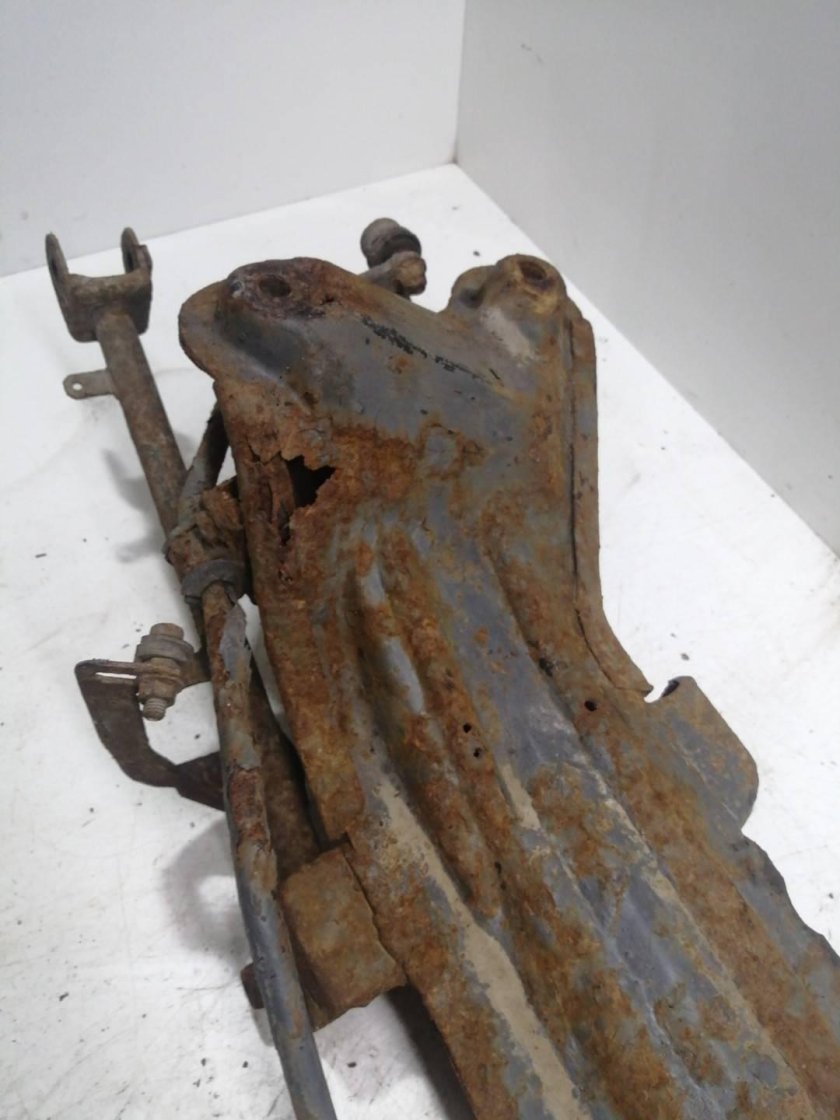 Задняя балка Suzuki Baleno