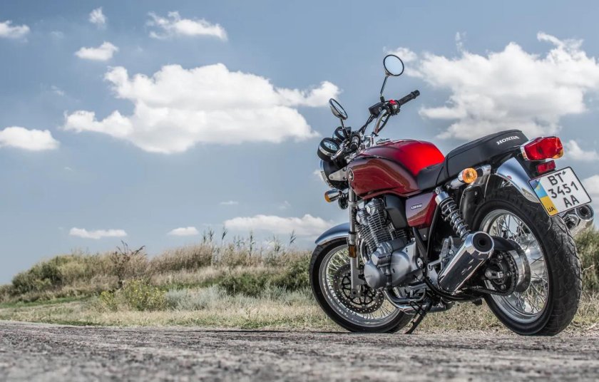 Хонда св 1100