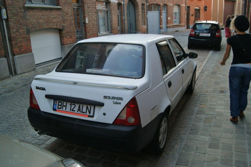 Dacia 2003