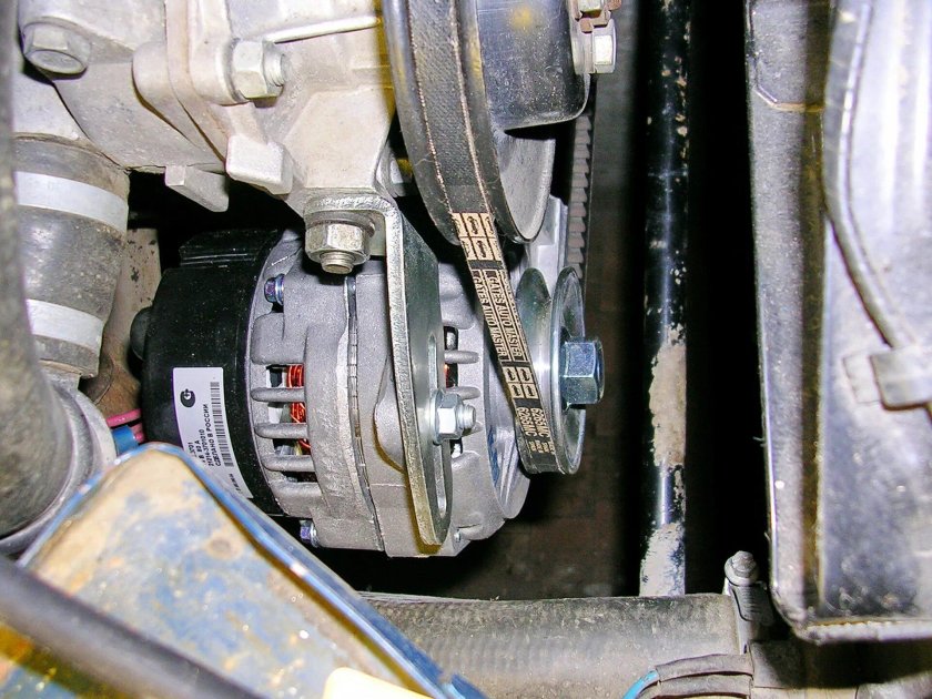 Генератор ВАЗ 2107 натяжкаремн