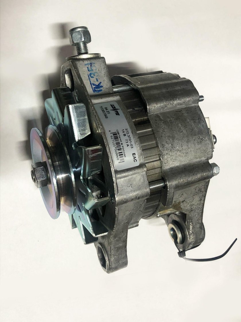 Генератор ВАЗ 2107 инжектор артикул