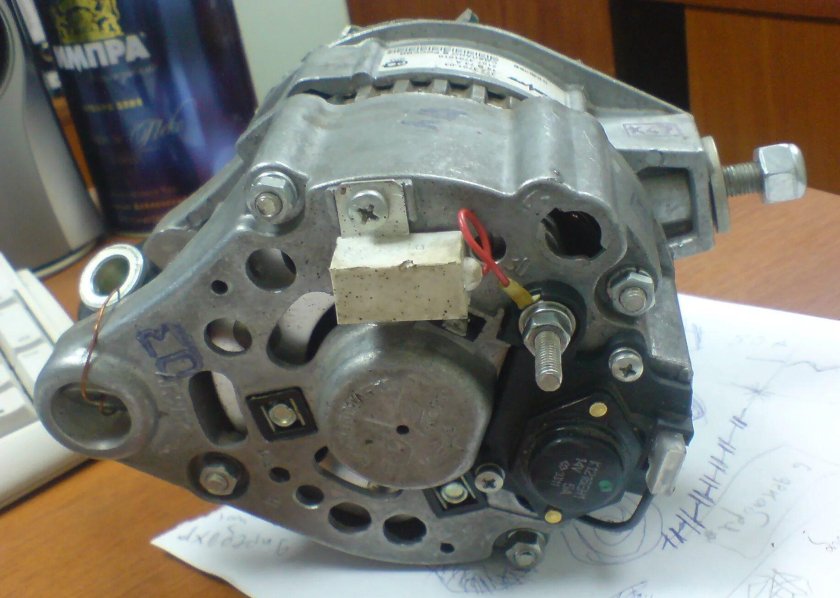 Генератор ВАЗ 2107 73а