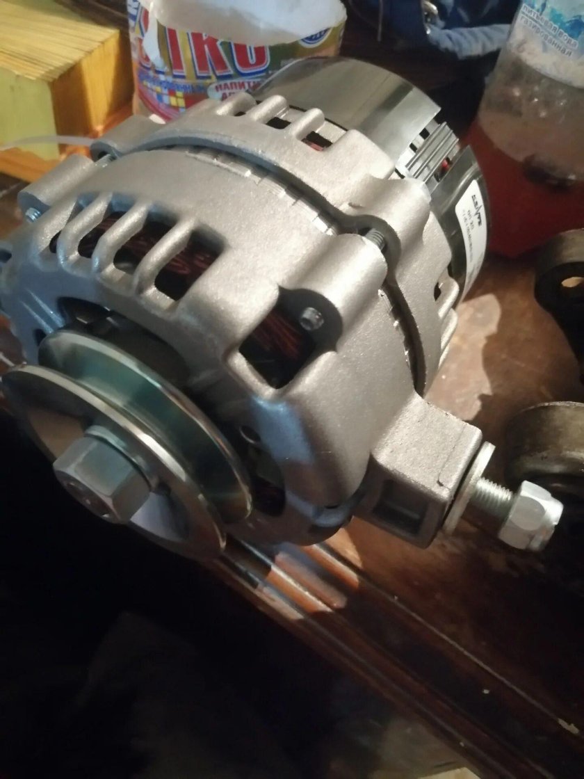 Генератор от ВАЗ 2107