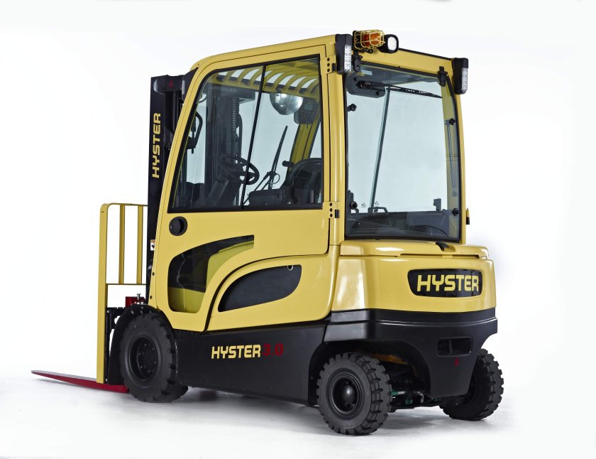 Электрический вилочный погрузчик