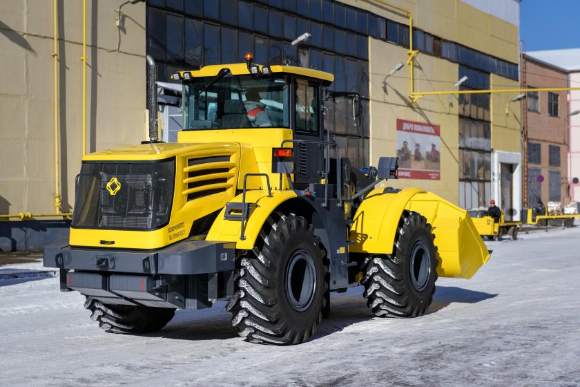 Фронтальный погрузчик Кировец к-708пк7