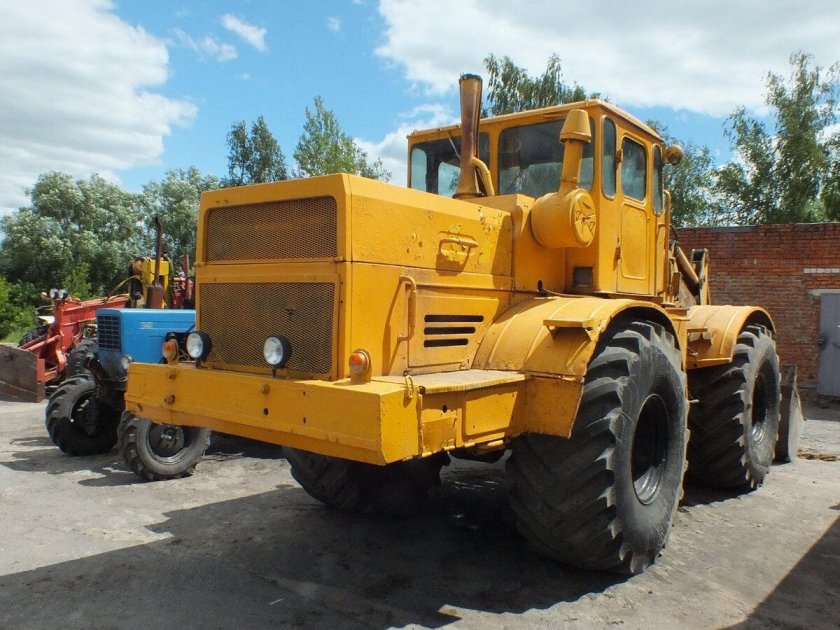 К701 Кировец трактор