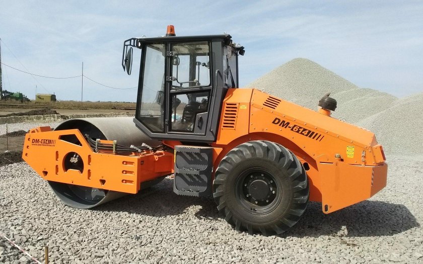 Грунтовый каток DM-614