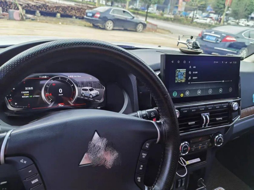 Kia Optima большой монитор