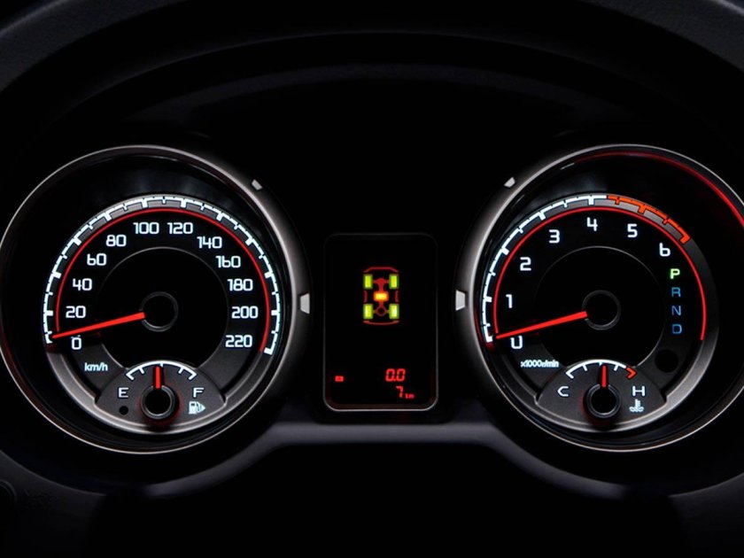 Приборная панель Паджеро 4