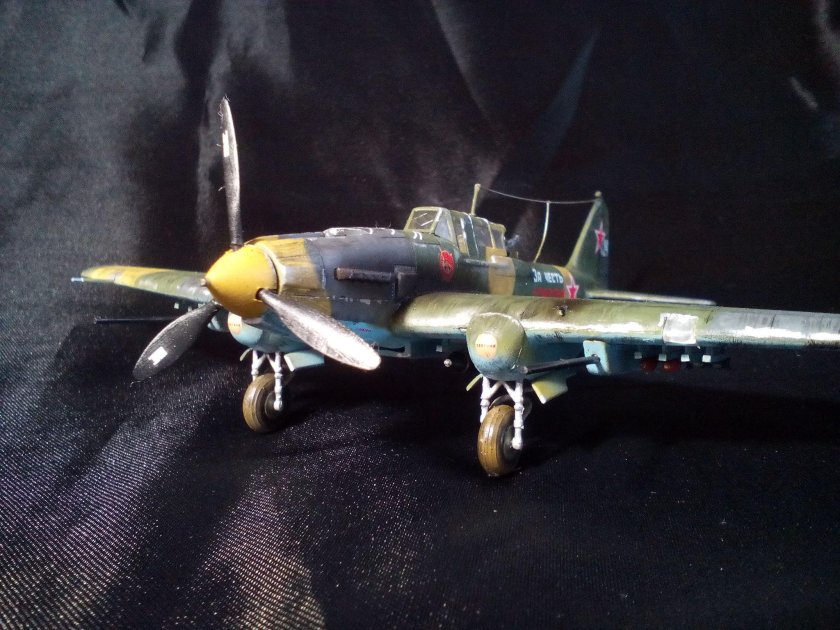 Пикирующий бомбардировщик пе 2